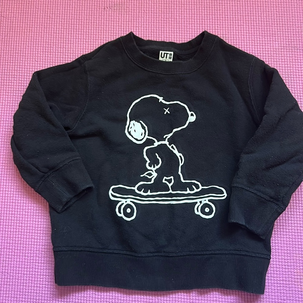 Kaws x Uniqlo kids pullover 3T